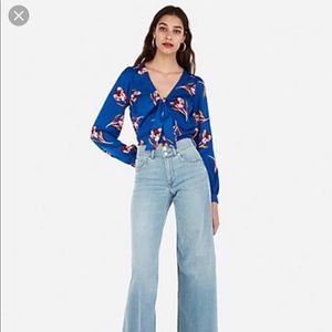 Express long-sleeved crop top shirt